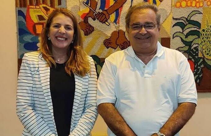 Vereadora Nina admite que Álvaro Dias poderá indicar o vice de Paulinho Freire