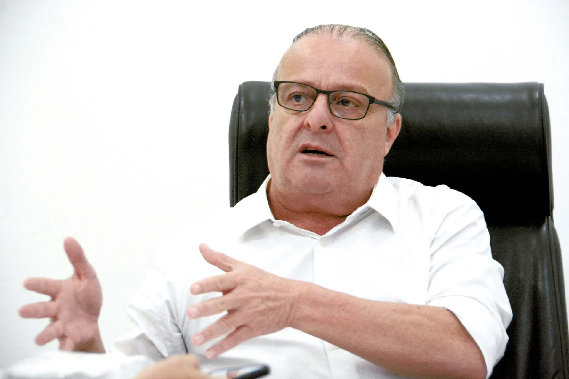 Paulinho é aprovado por 50,6% dos natalenses enquanto governo Fátima tem rejeição de 64,6%