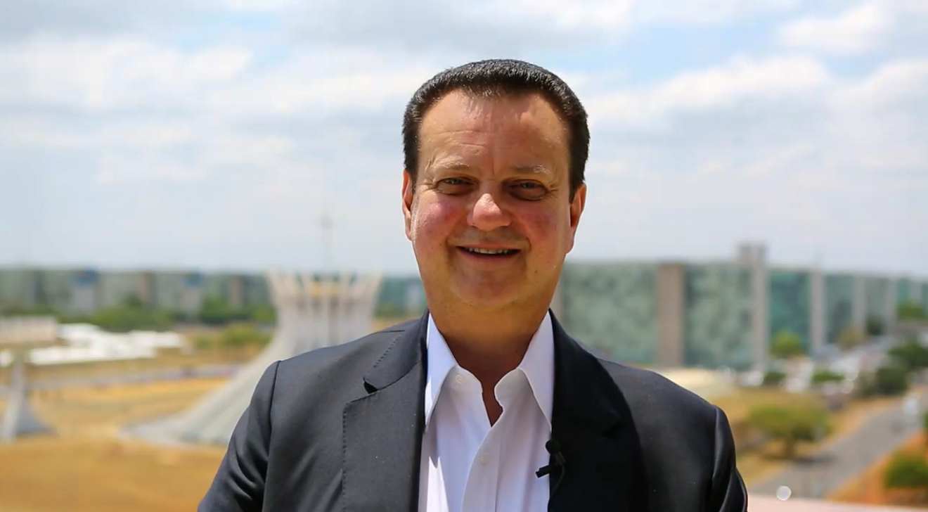 Kassab articula, e a direita se movimenta