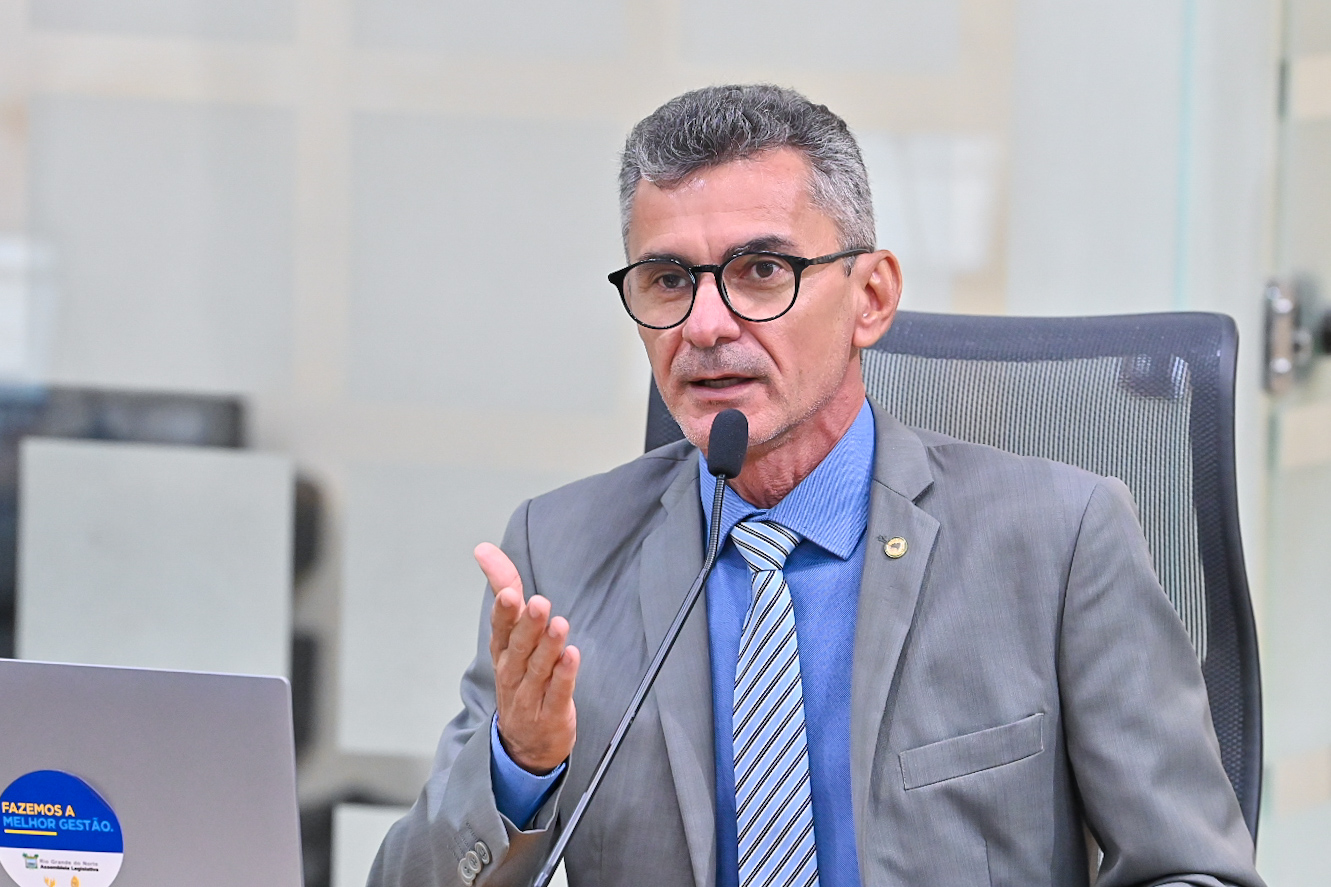 Lei de Francisco do PT combate racismo e discriminação