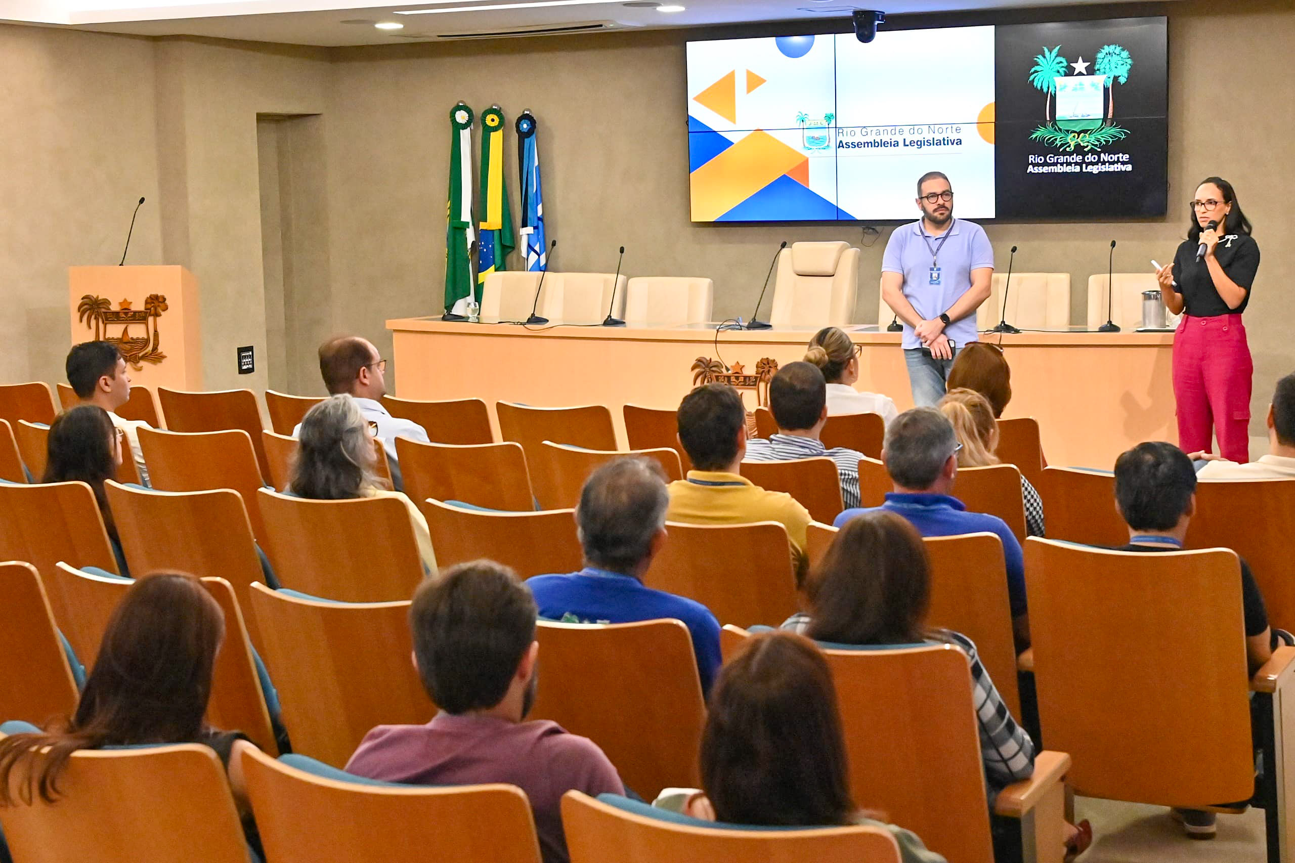 Capacitação reforça qualidade do atendimento nos programas sociais da ALRN