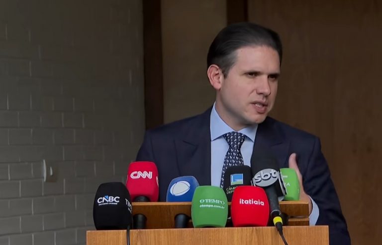 Governo não deve enviar com urgência projeto sobre escala 6×1, afirma Motta